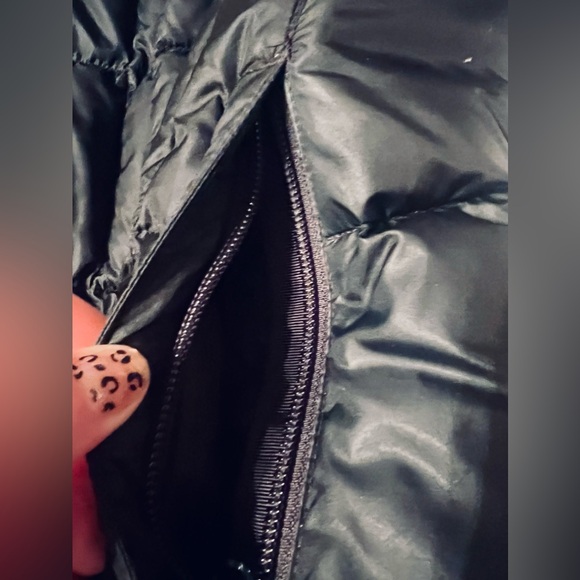 THE NORTH FACE
Metropolis III 550 Fill Power
Down Hooded Parka in
BLACK - Picture 12 of 12